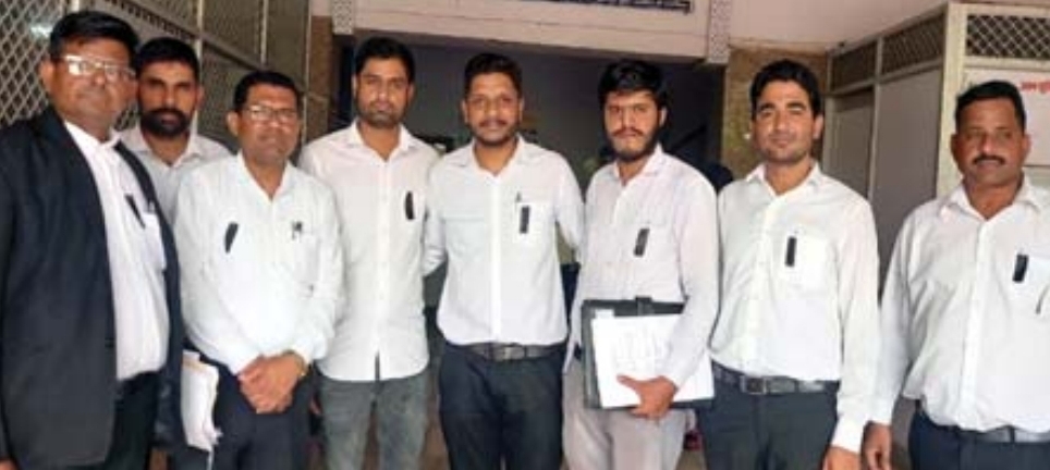 जोधपुर में वकीलों ने काली पट्टी बांध कर किया कार्य