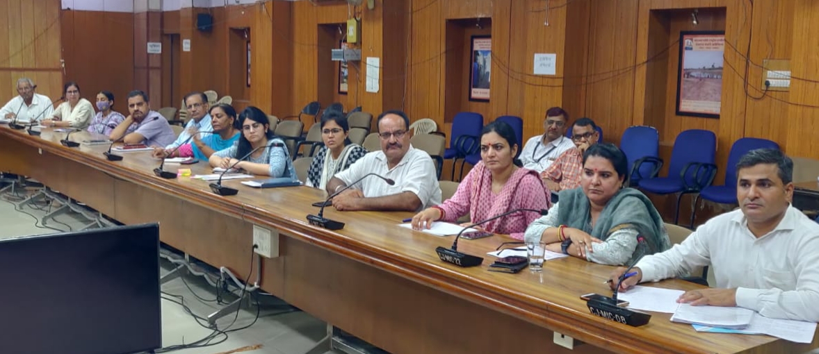 district-collector-reviewed-the-meeting-of-cell-in-charges