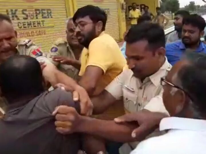 two-groups-clashed-outside-the-police-station-in-a-dispute-over-land-dispute-staged-a-sit-in