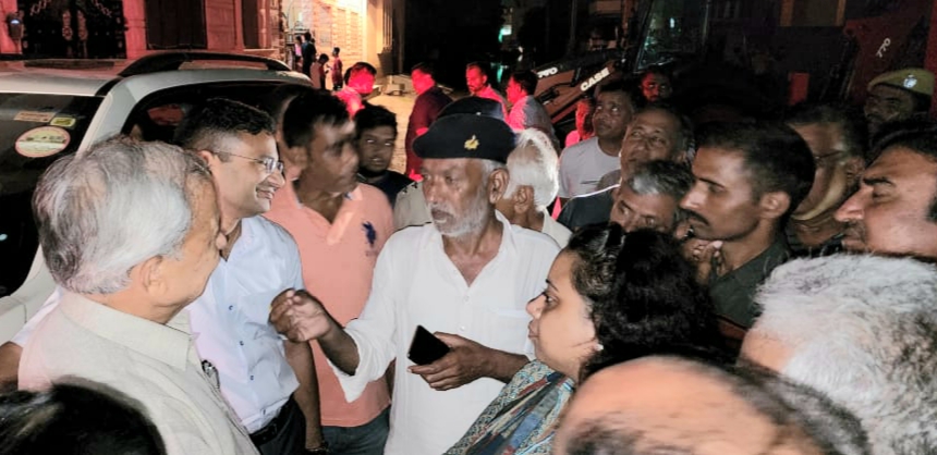 in-charge-minister-dr-subhash-garg-visited-new-rup-nagar-at-night