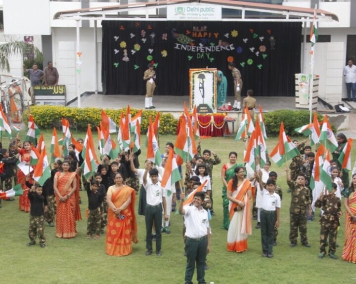 independence-day-celebrated-with-gaiety-in-delhi-public-primary-school