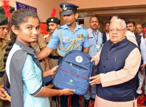 governor-mishra-reached-jodhpur-distributed-bag-note-books-to-school-children