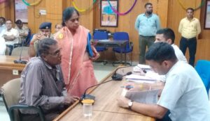 district-collector-heard-the-problems-in-public-hearing