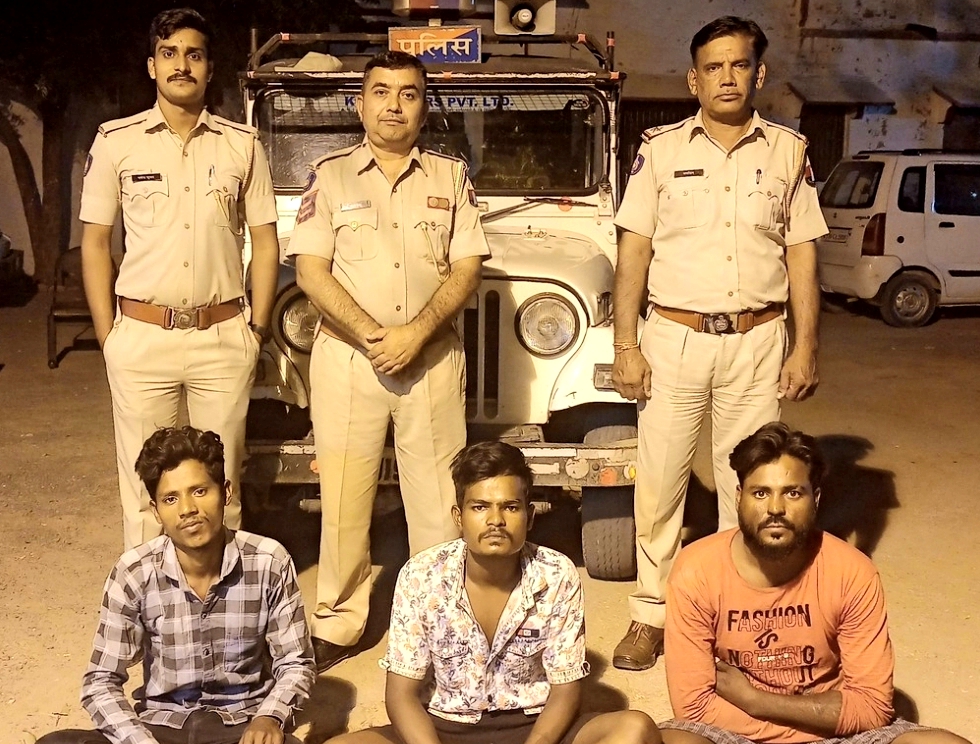 disclosure-of-theft-in-jewelery-shop-three-arrested-including-history-sheeter