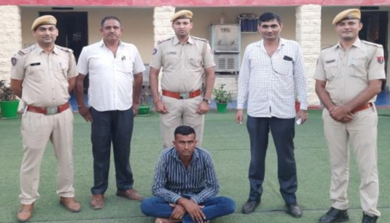 accused-who-robbed-one-lakh-from-bstc-student-arrested-with-illegal-weapon