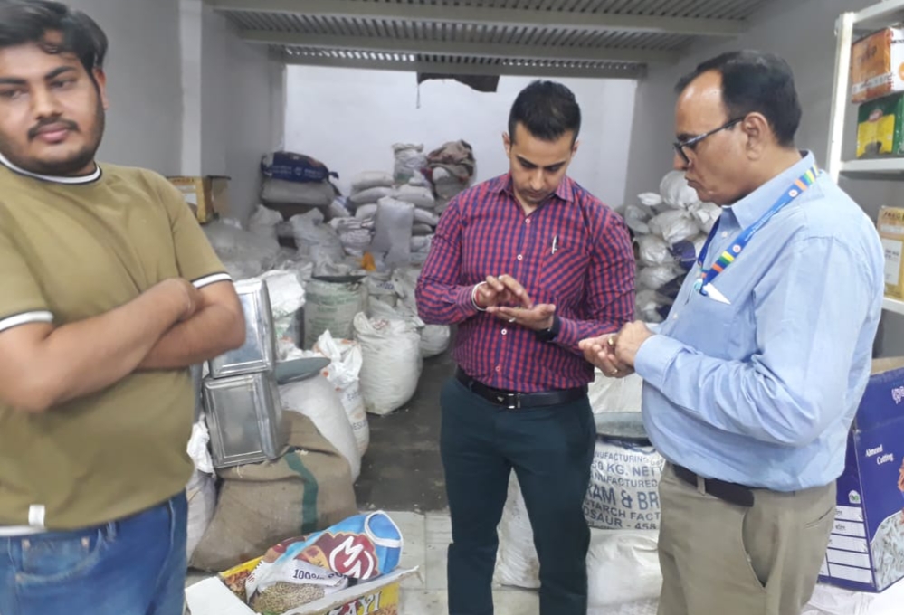1700-liters-of-vegetables-seized-from-banad-and-18-kg-pistachios-from-mandore-mandi