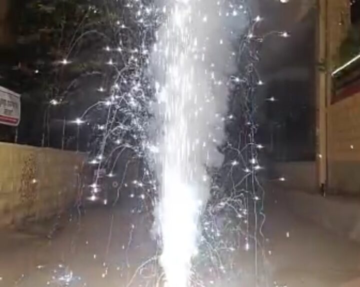 fireworks-broke-out-in-the-city-bhai-dooj-celebrated-reverently