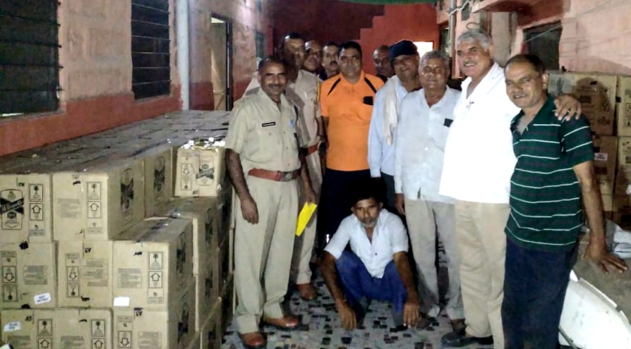 illegal-liquor-worth-23-lakhs-brought-hidden-in-the-truck