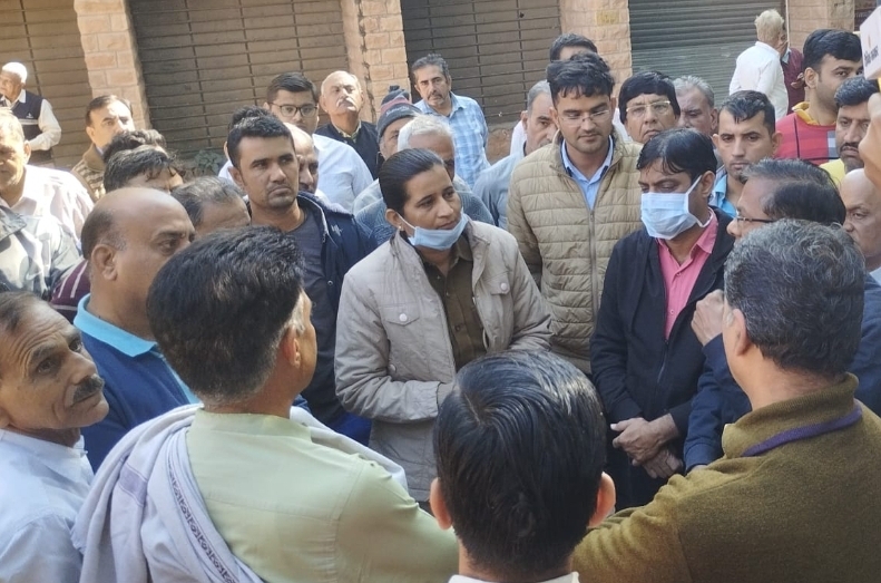 husband-in-custody-on-suspicious-death-of-woman-pihar-sides-protest-till-afternoon