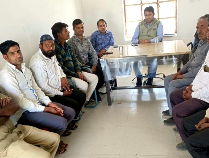 safety-meeting-organized-at-pipar-railway-station-of-mandal