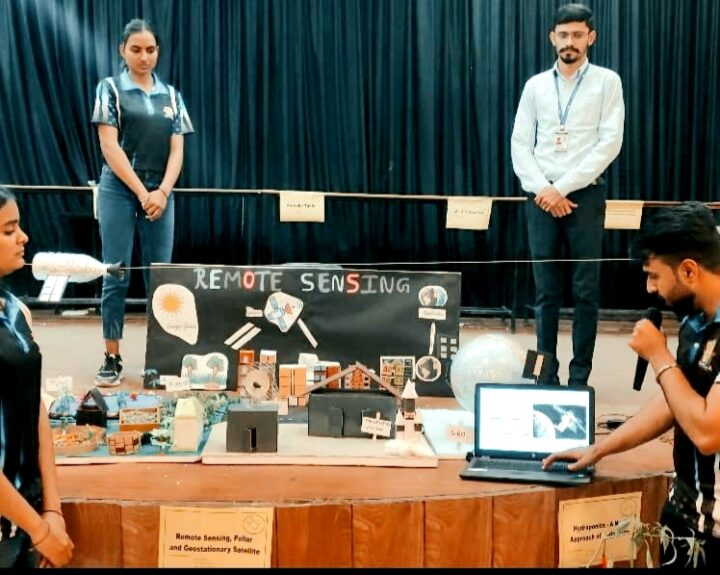 one-day-science-exhibition-organized-in-aishwarya-college