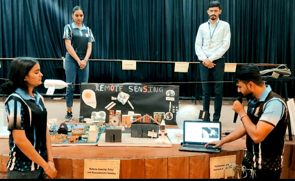 one-day-science-exhibition-organized-in-aishwarya-college