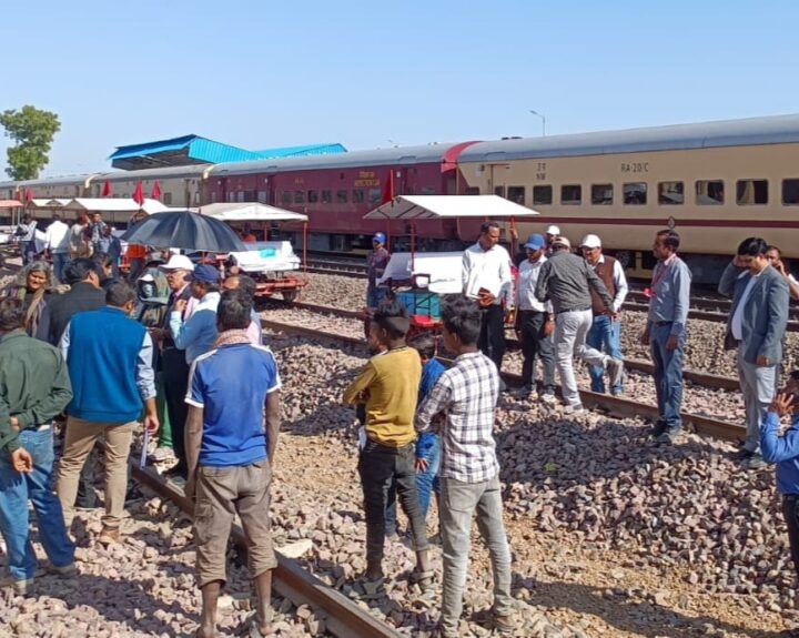 chief-commissioner-railway-safety-inspected-pipar-road-banad-railway-section