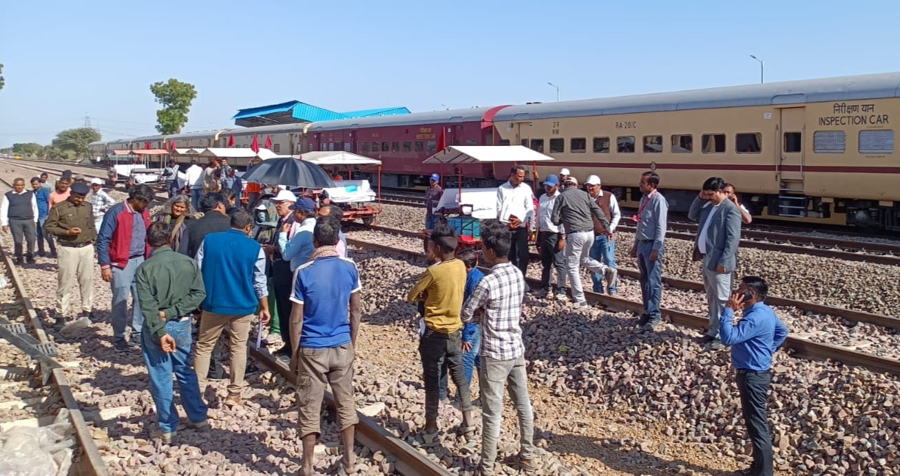 chief-commissioner-railway-safety-inspected-pipar-road-banad-railway-section