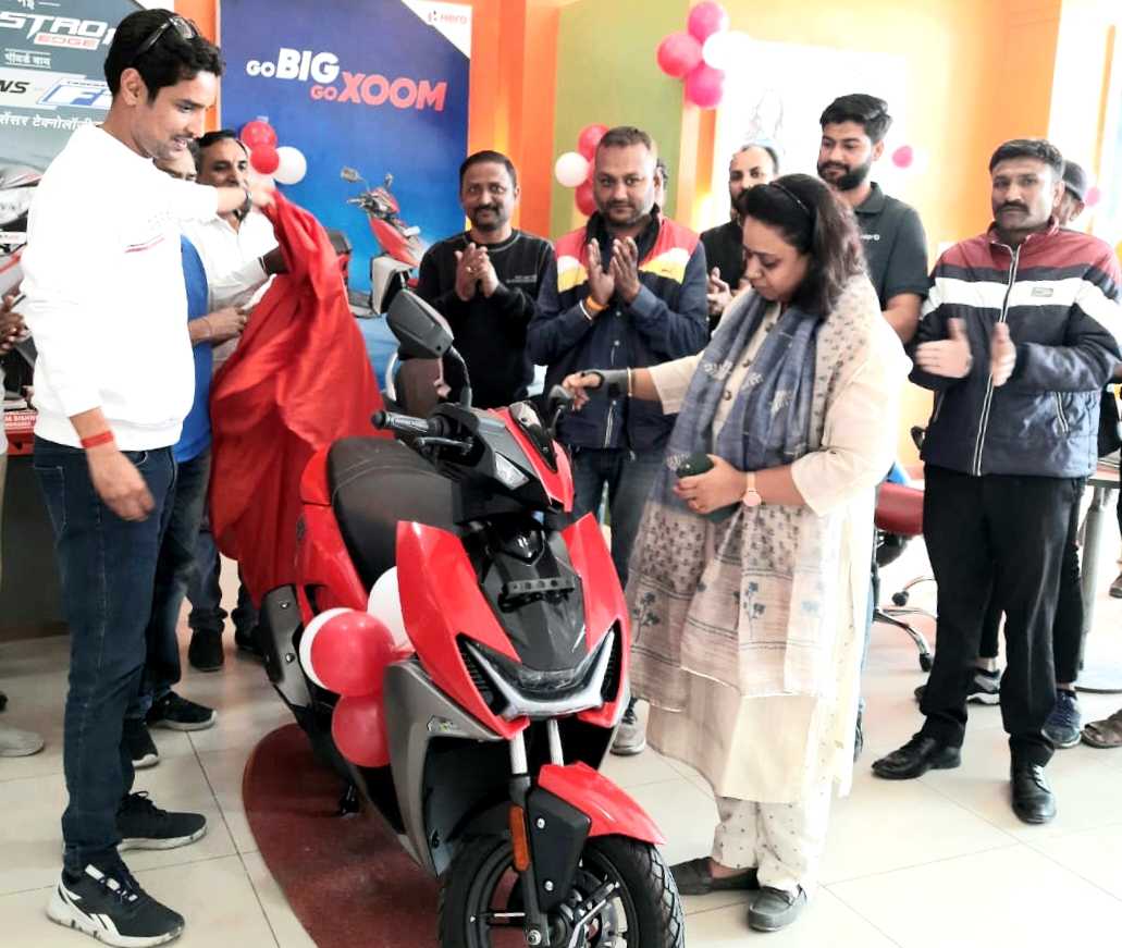 hero-motocorp-launches-high-tech-110-cc-scooter-zoom