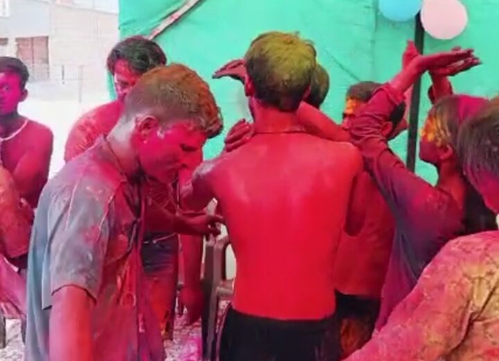 celebration-of-holi-the-festival-of-colors-in-city