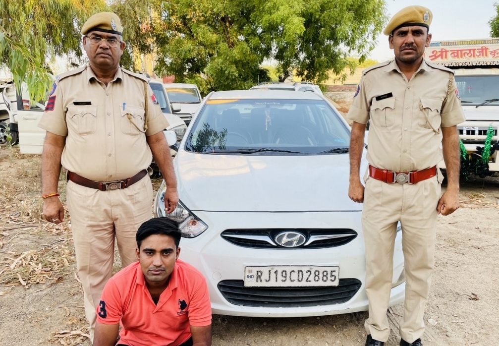 trying-to-stop-the-speeding-car-the-driver-threw-the-constable