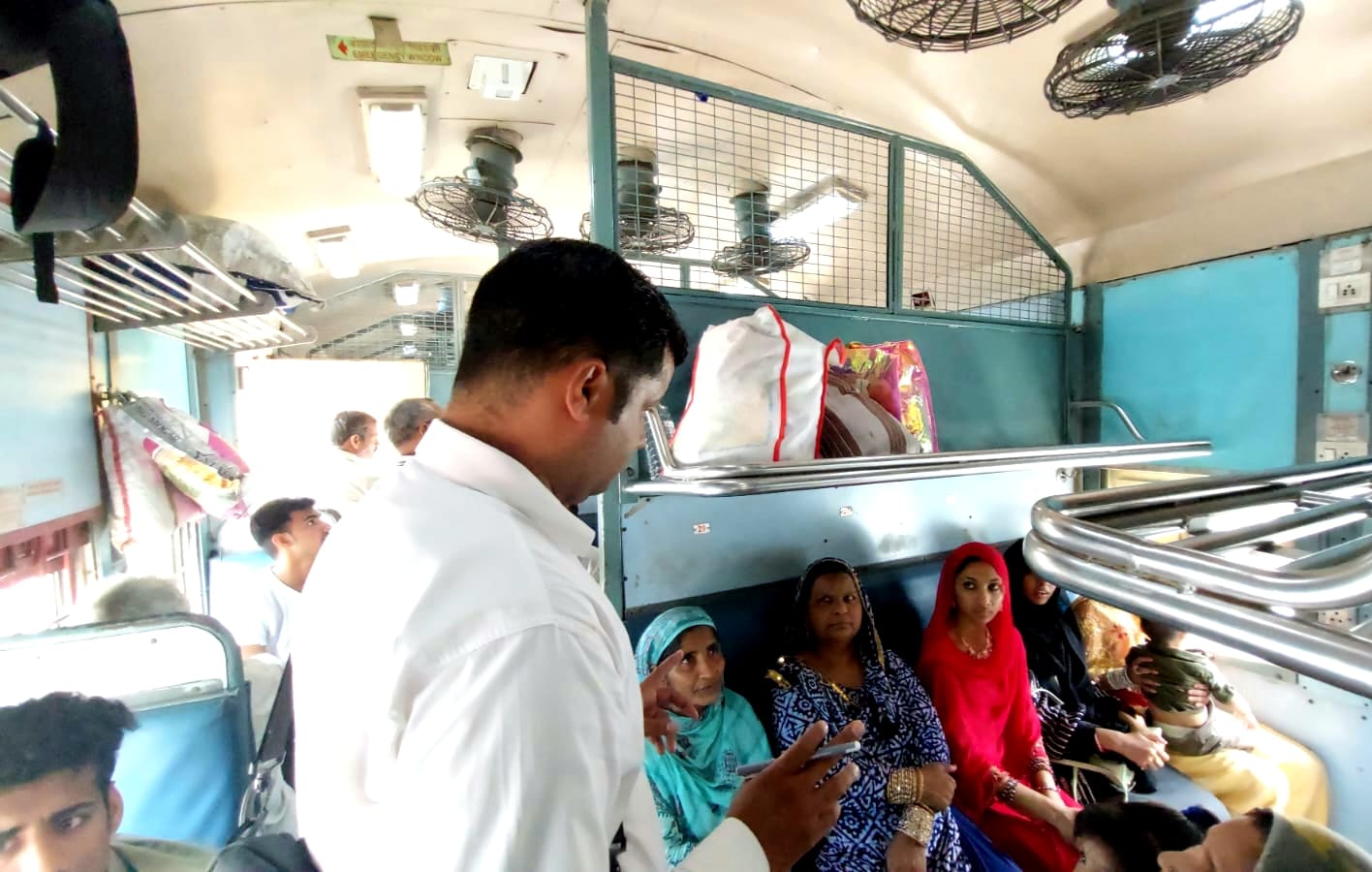 basic-facilities-are-being-ensured-for-the-passengers-of-general-coaches