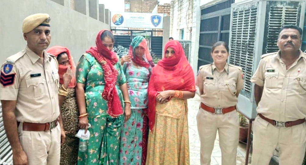 four-women-arrested-for-stealing-clothes-worth-thousands-from-shop