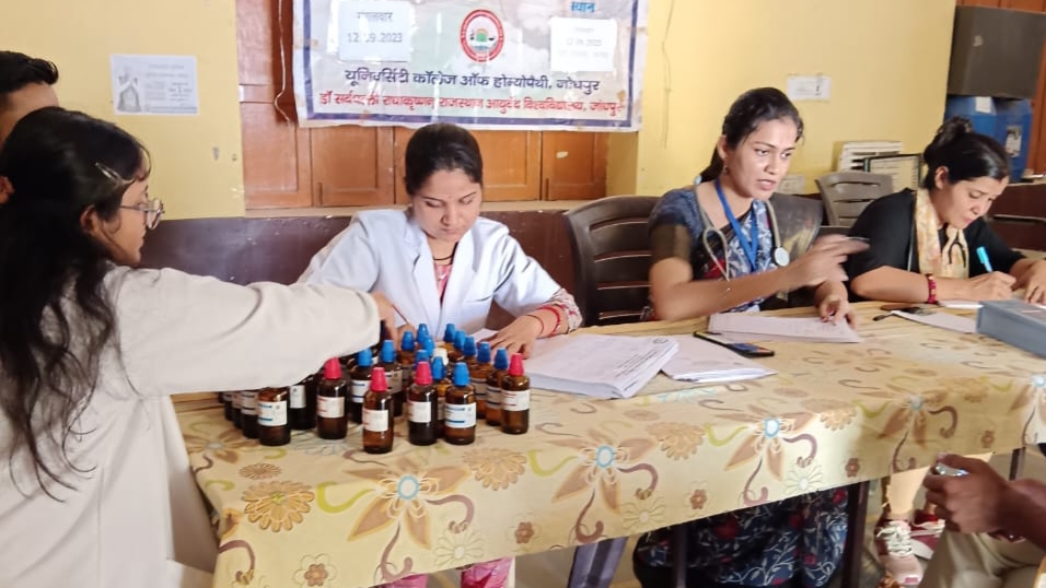 139-villagers-benefited-from-the-free-camp-of-ayurveda-university