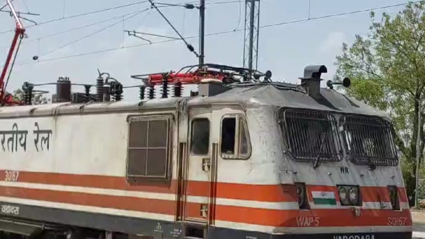 Two major trains running on diesel engine start running from electric loco