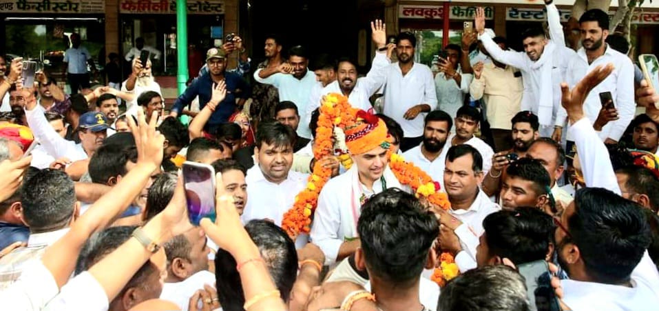 Kumar Prajapati Samaj felicitated former Chief Minister Pilot