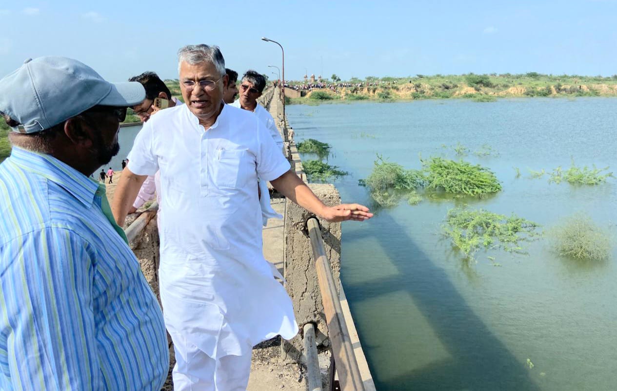 MP Chaudhary inspected Jaswant Sagar Dam