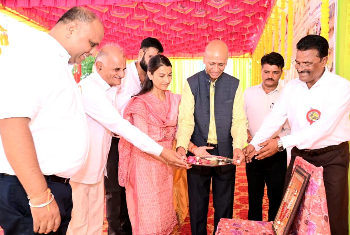 Justice Garg inspected the children's home in Gangani village