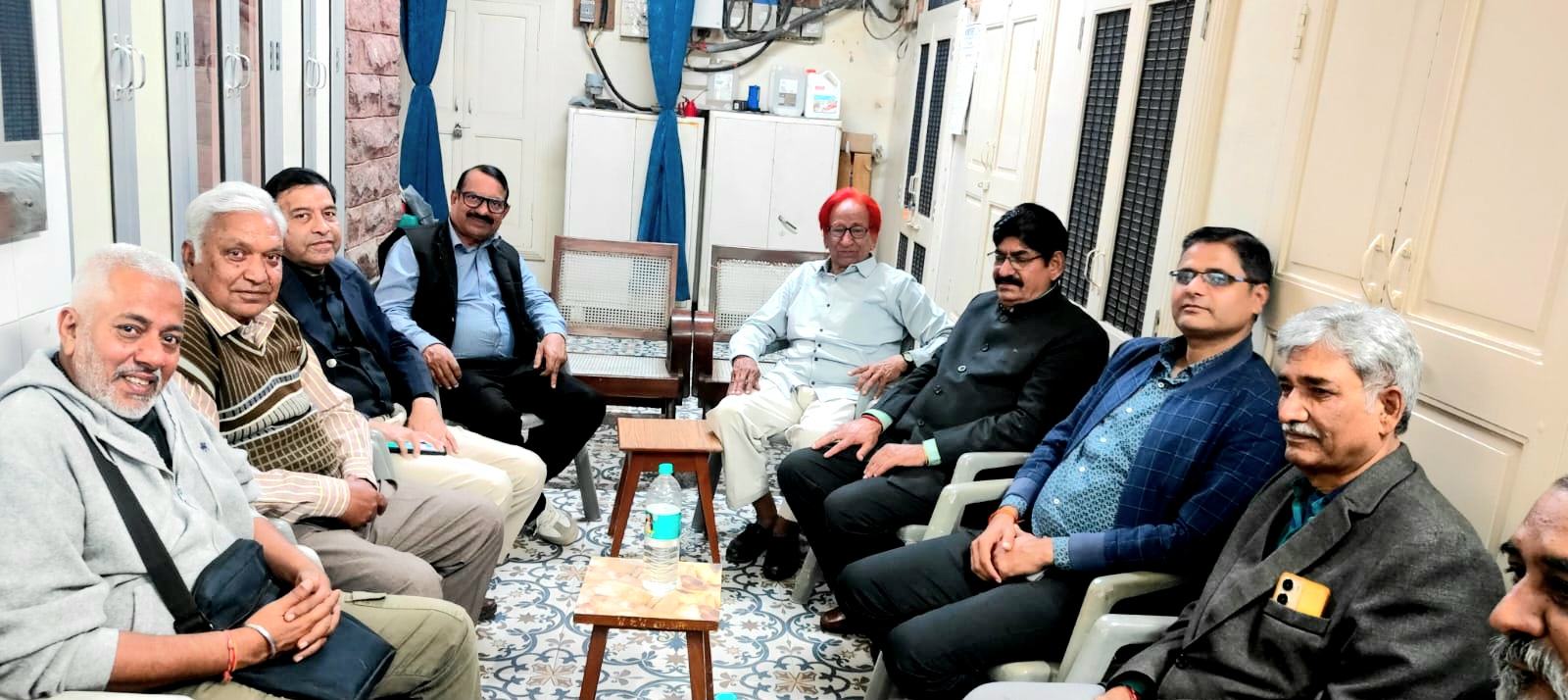 एक स्त्री ने स्त्री को जन्म दिया और स्त्री उदास हो गई…