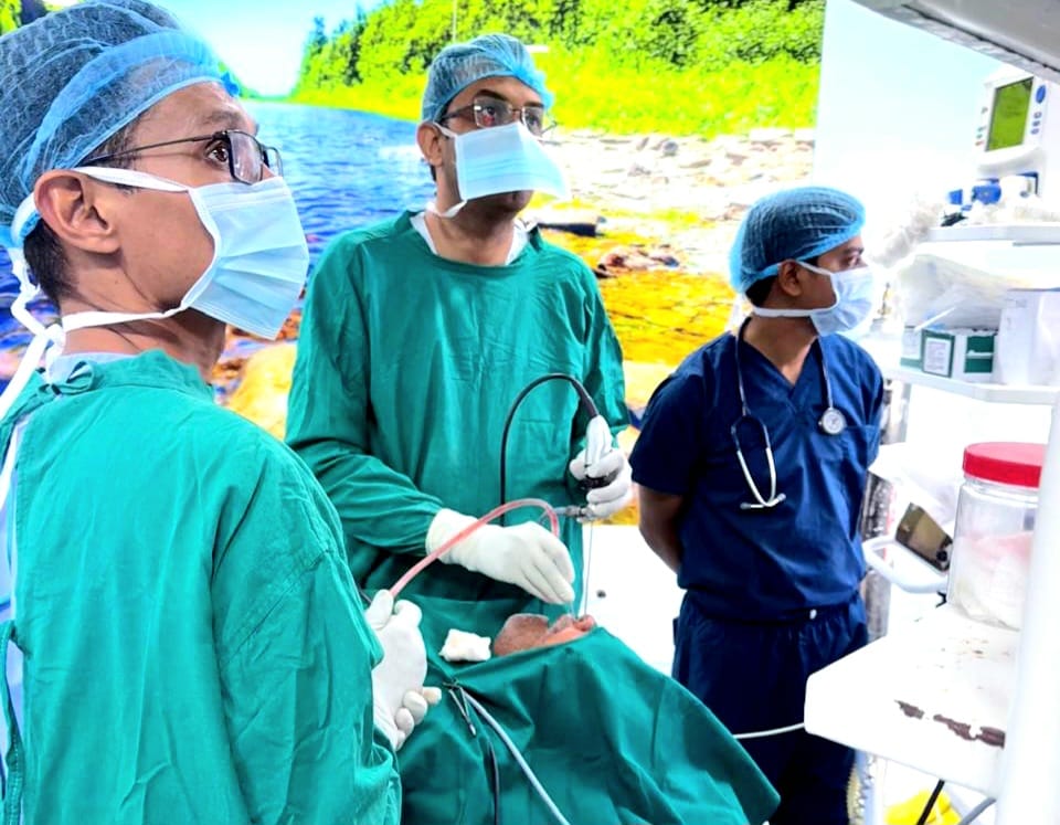 रेलवे अस्पताल में हाई रिस्क मरीज की नाक की गांठ का सफल ऑपरेशन