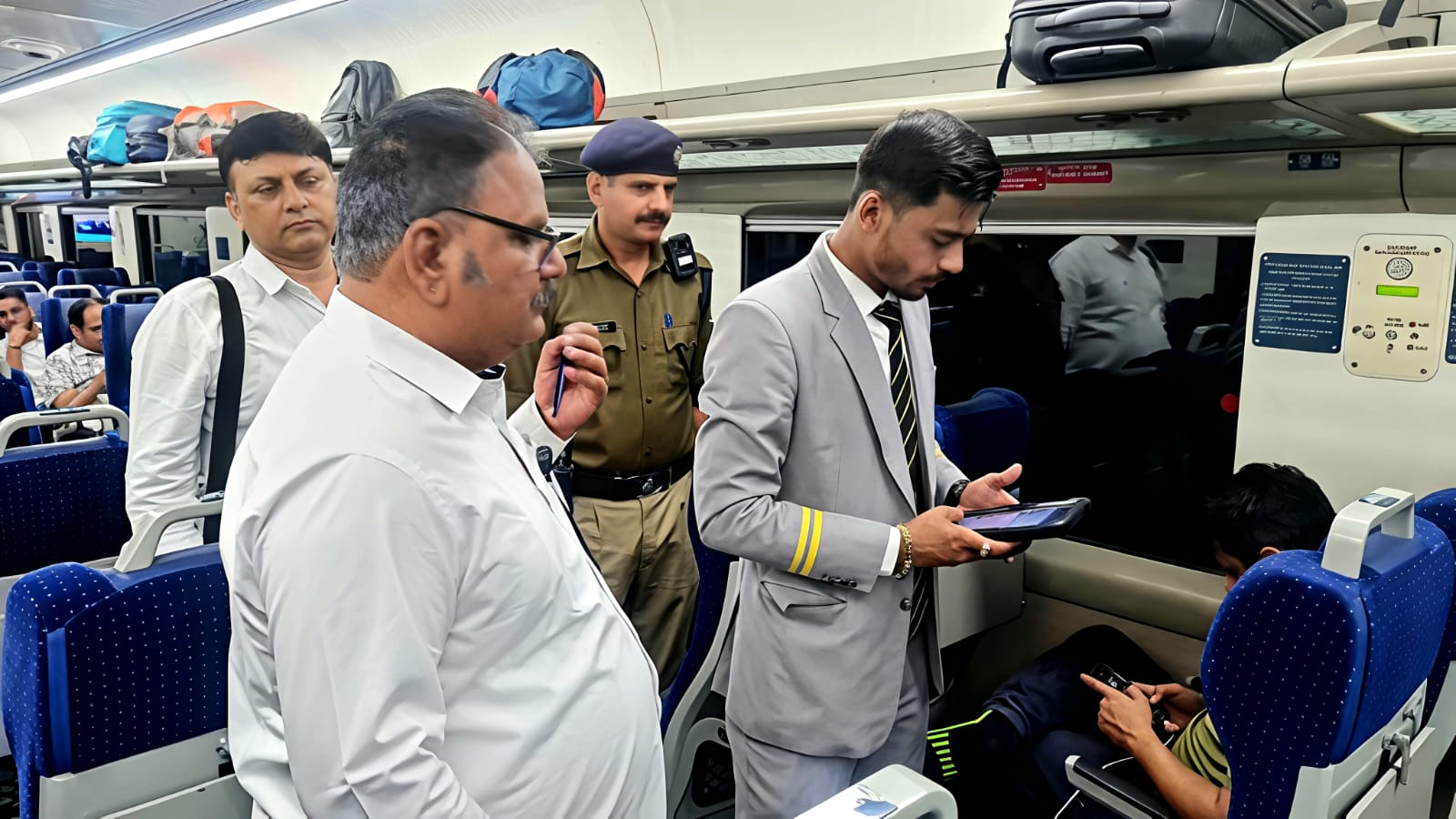 औचक टिकट जांच में 469 मामलों से 1.86 लाख की वसूली