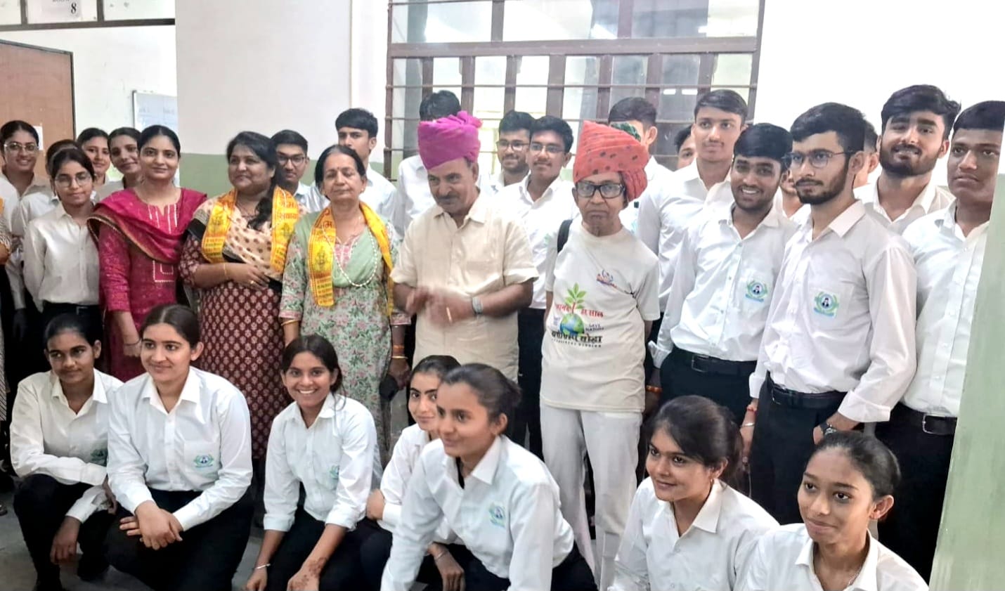 आरएसएम बीएससी नर्सिंग कॉलेज में लगाया हेल्थ केयर जागरूकता शिविर