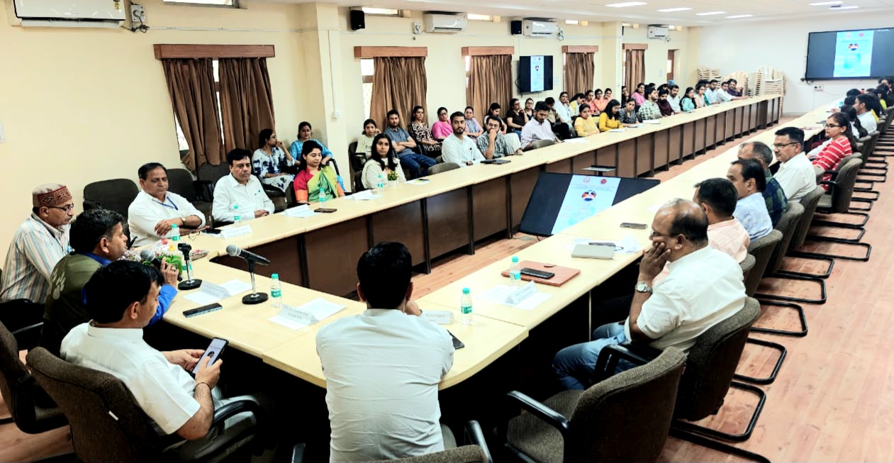 नेशनल डेंटिस्ट डे पर आयुर्वेद विश्वविद्यालय में विशेष कार्यशाला