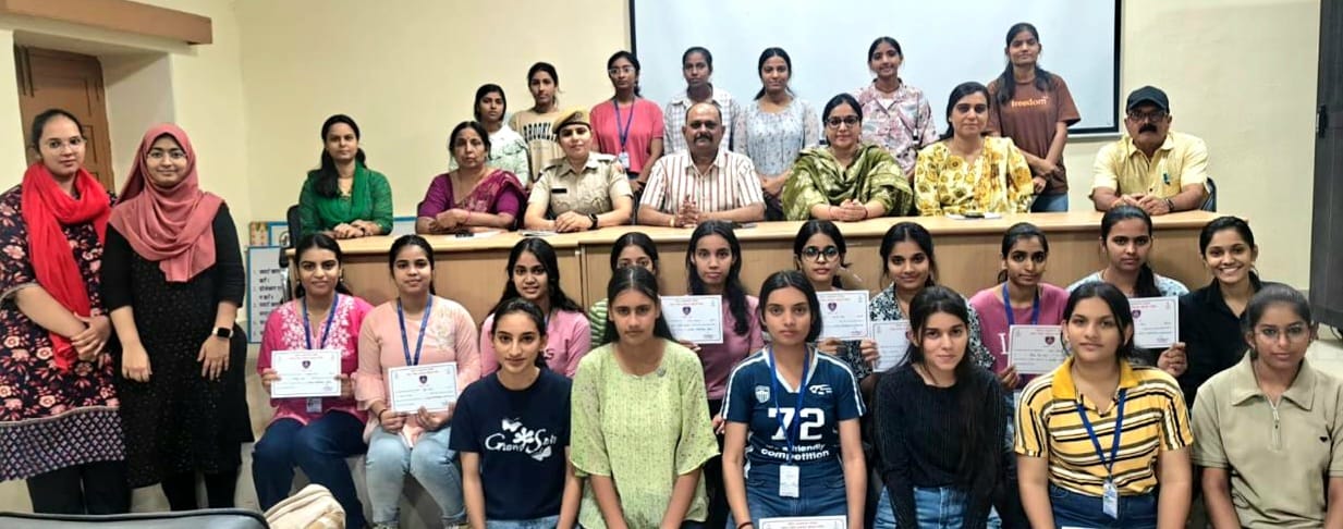 सात दिवसीय महिला आत्मरक्षा कार्यक्रम संपन्न