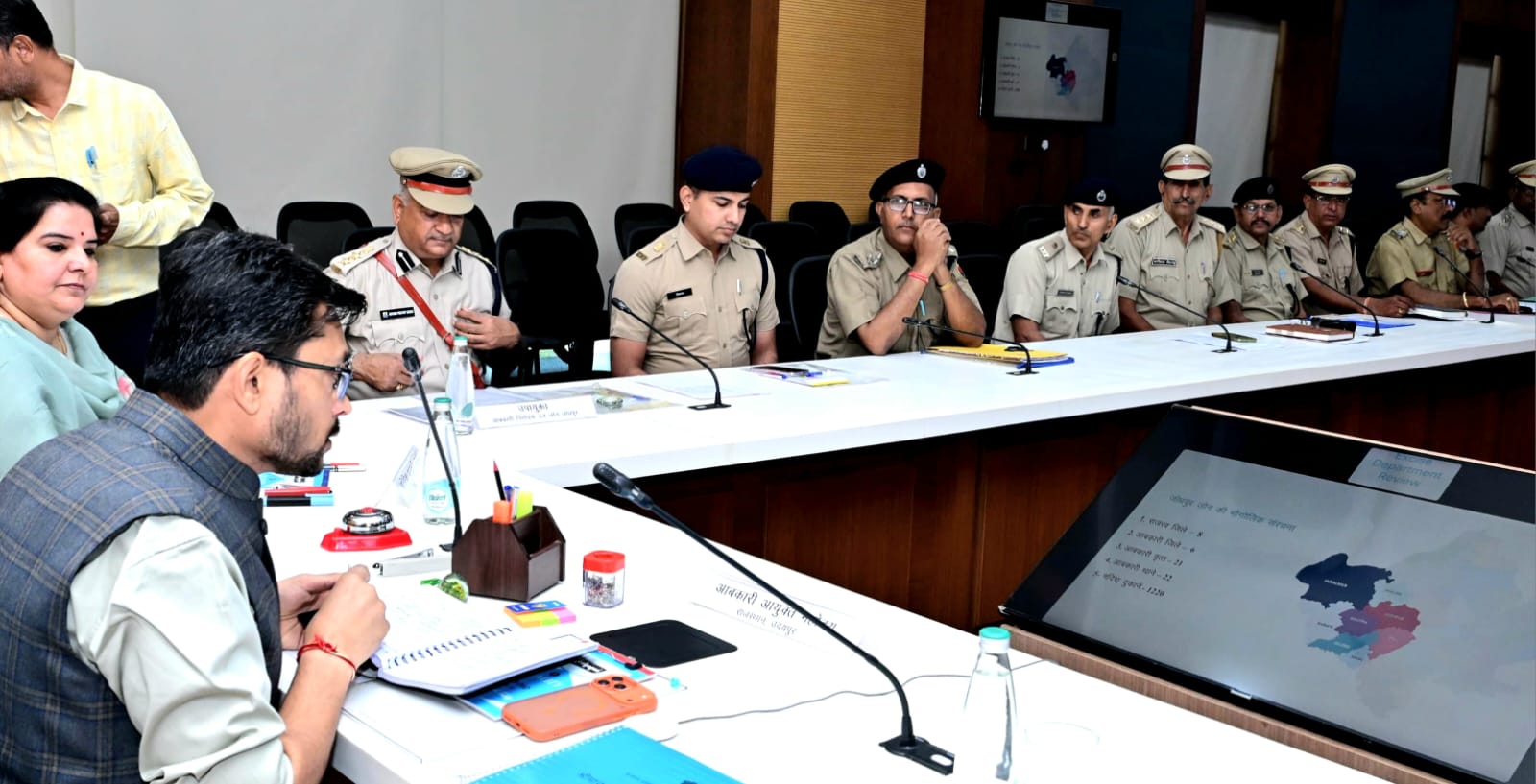 शत-प्रतिशत लक्ष्य पूर्ण करें- आबकारी आयुक्त