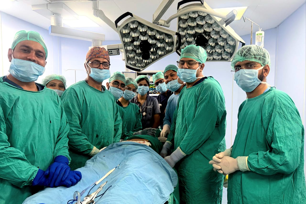 एमडीएमएच में हुई दुर्लभ गांठ की जटिल सर्जरी