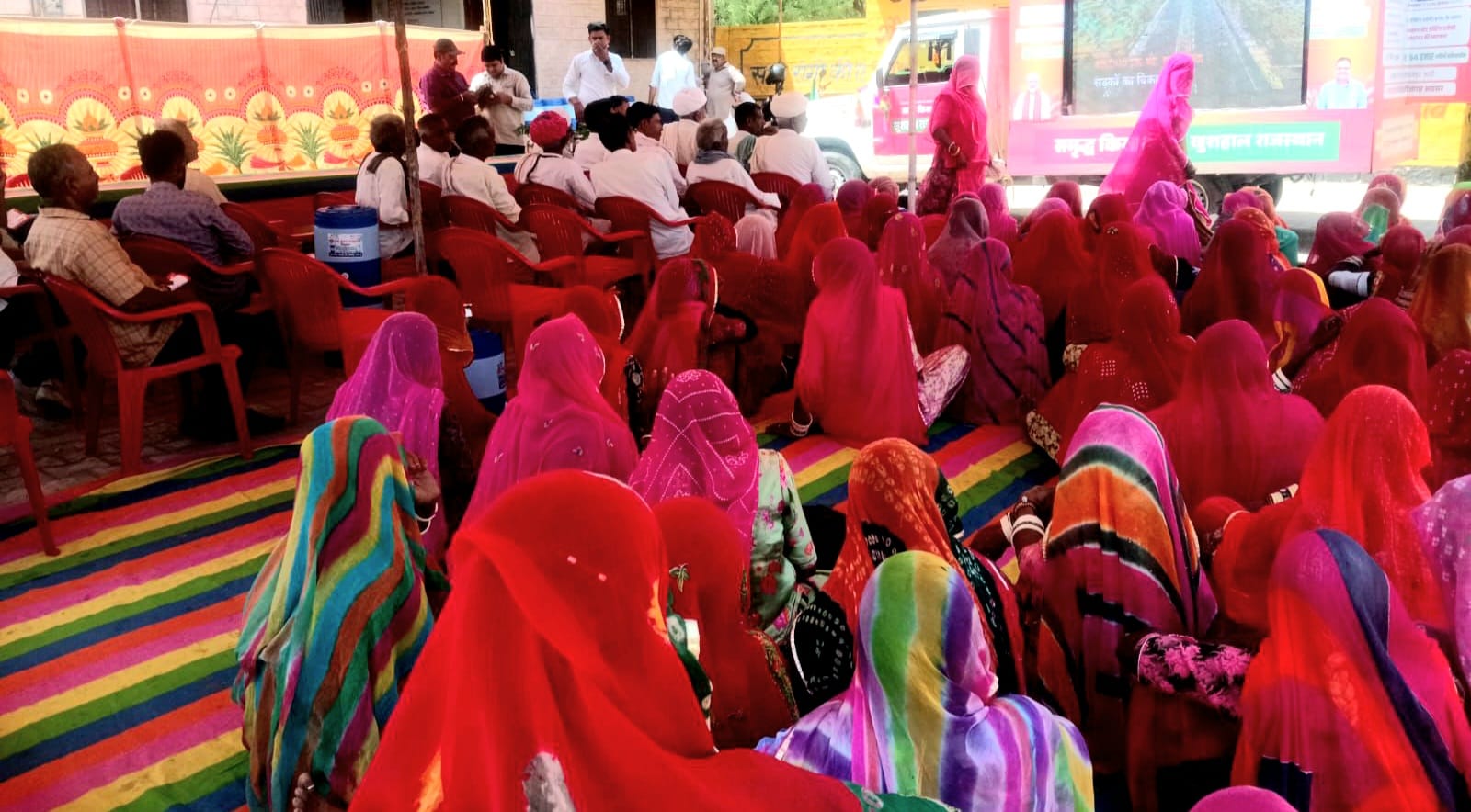 ग्राम रथ अभियान से जोधपुर के गांवों में पहुंची 13 विभागों की योजनाएं