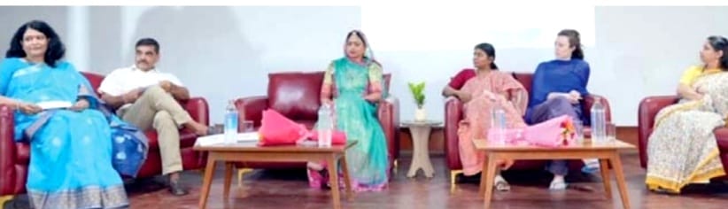 महिलाओं को दी उद्यमिता व स्वरोजगार की जानकारी