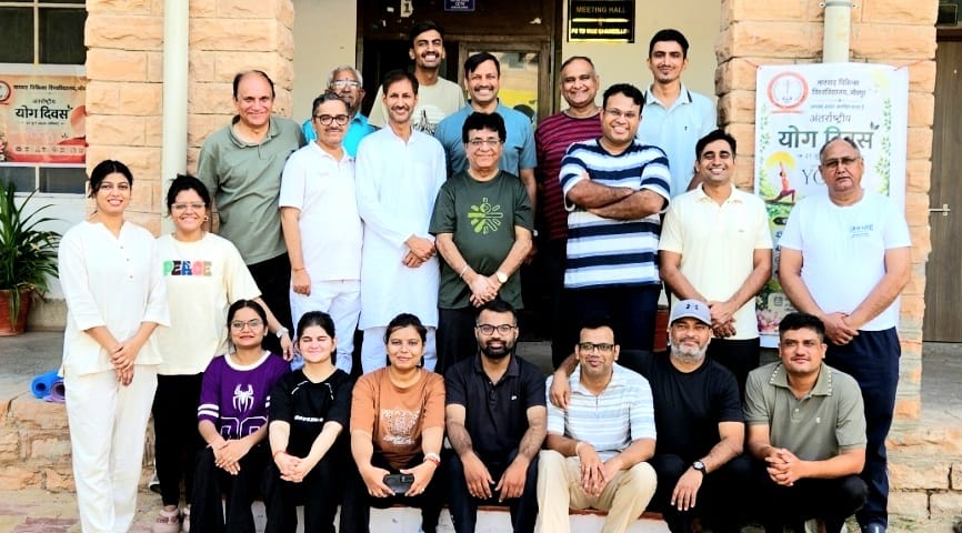 मारवाड़ मेडिकल यूनिवर्सिटी में योग शिविर