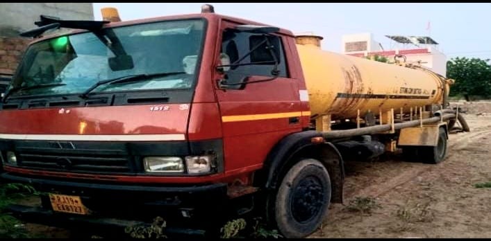 जोजरी नदी में प्रदूषित केमिकल युक्त पानी छोड़ने वाला टैंकर जब्त