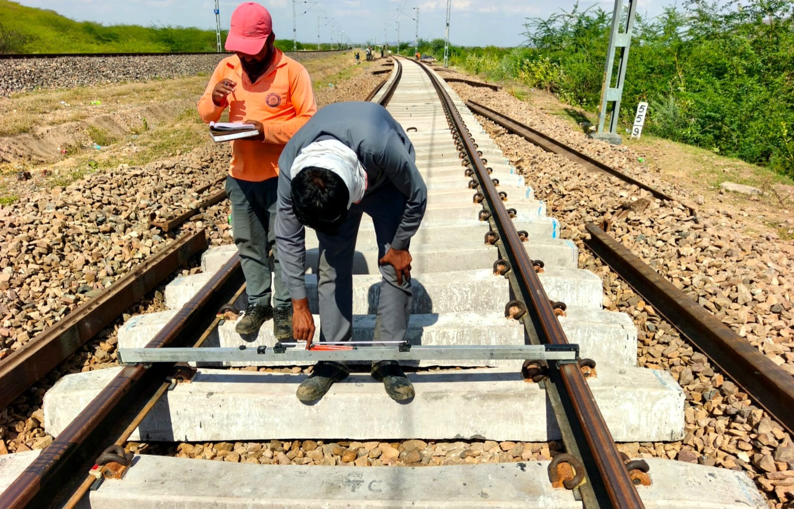 130 किमी की रफ्तार से दौड़ेगी ट्रेन