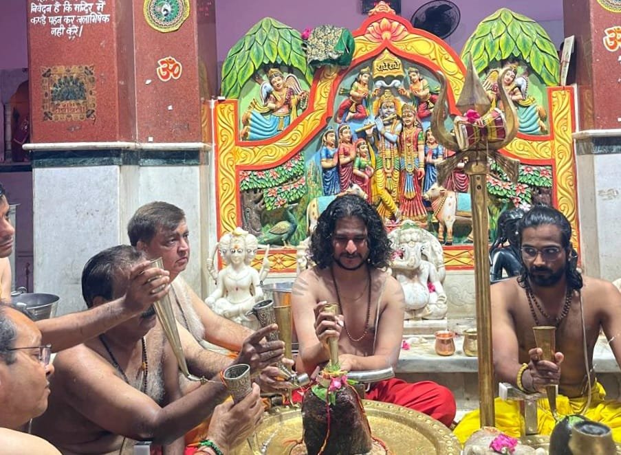 सावन माह शुरू शिव मंदिरों में हुआ रूद्राभिषेक