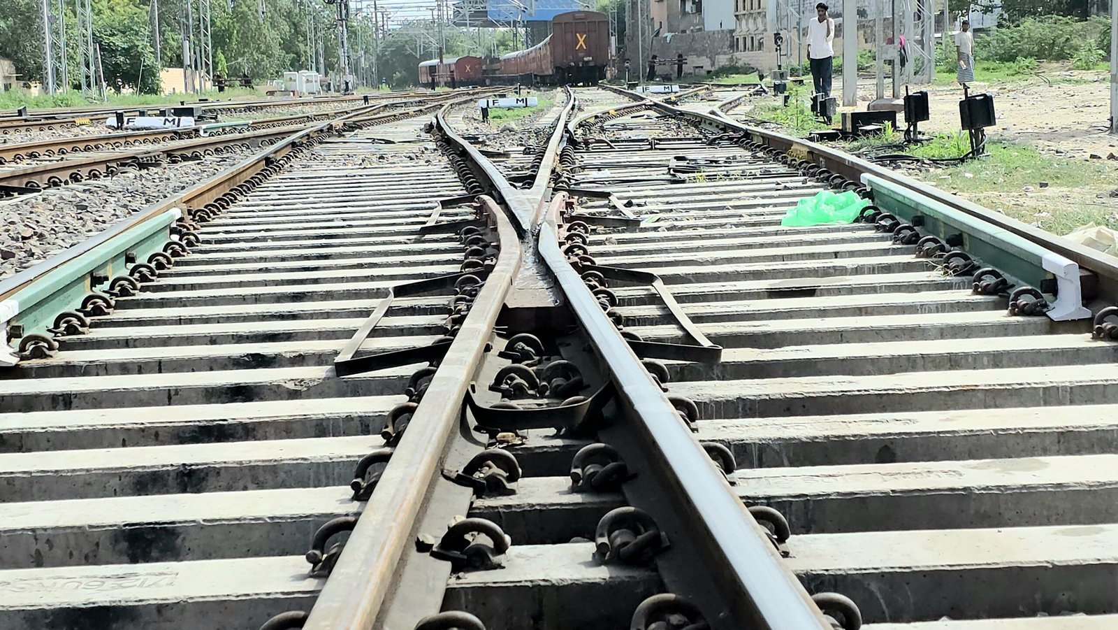 भगत की कोठी यार्ड में 6 पुराने टर्नआउट बदले