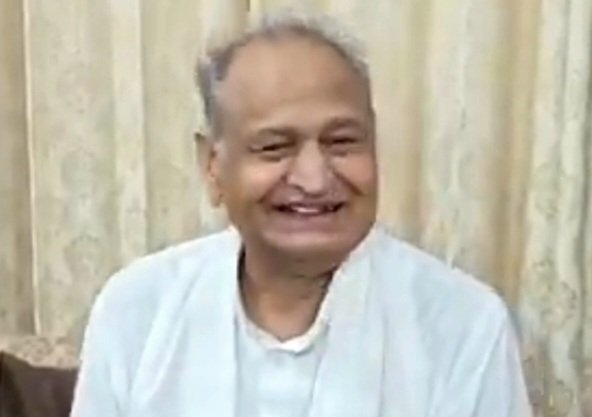भाजपा विधायक कर रहे जमीनों पर कब्जा: गहलोत