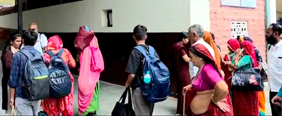 नाम किसी और का..सफर आपका…रेलवे जांच में पकड़े गए तो होगी जेब ढीली