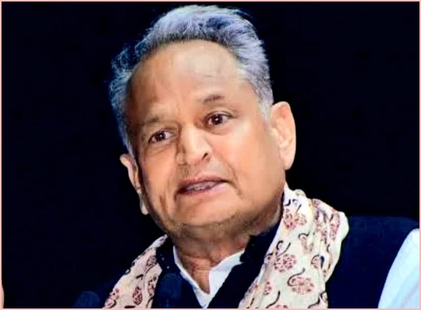 प्रदेश में स्वास्थ्य कानून विकास की स्थिति बेहाल, जनता परेशान: गहलोत