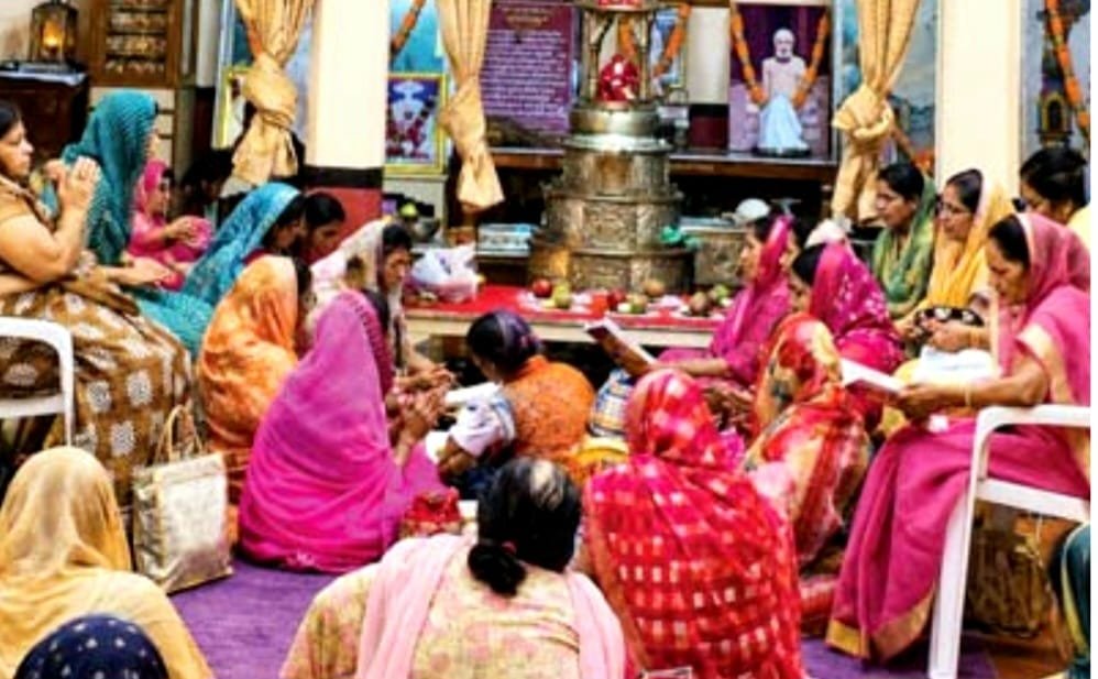 राजेन्द्र भवन में गुरु पूजन श्रद्धा व भक्तिभाव के साथ संपन्न