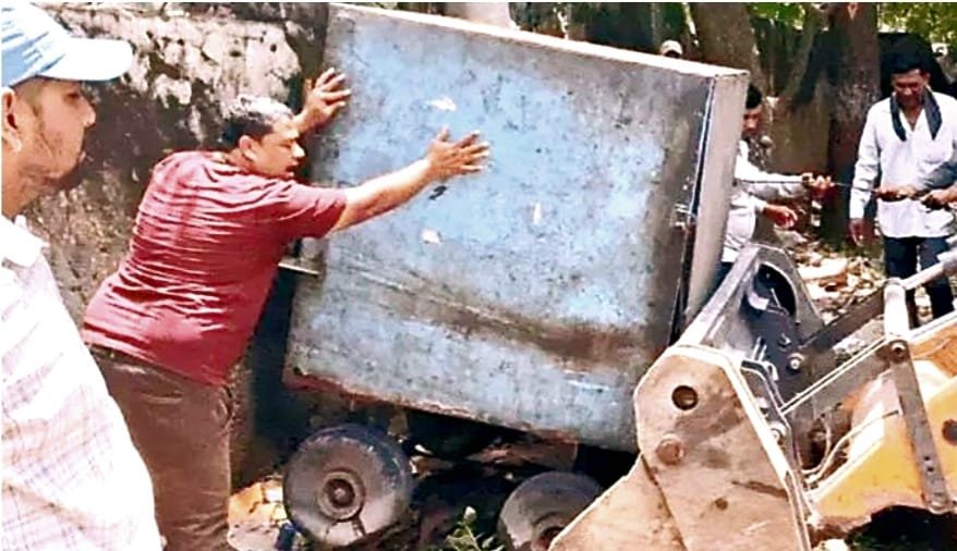 नगर निगम ने एम्स के पास से हटाया अतिक्रमण