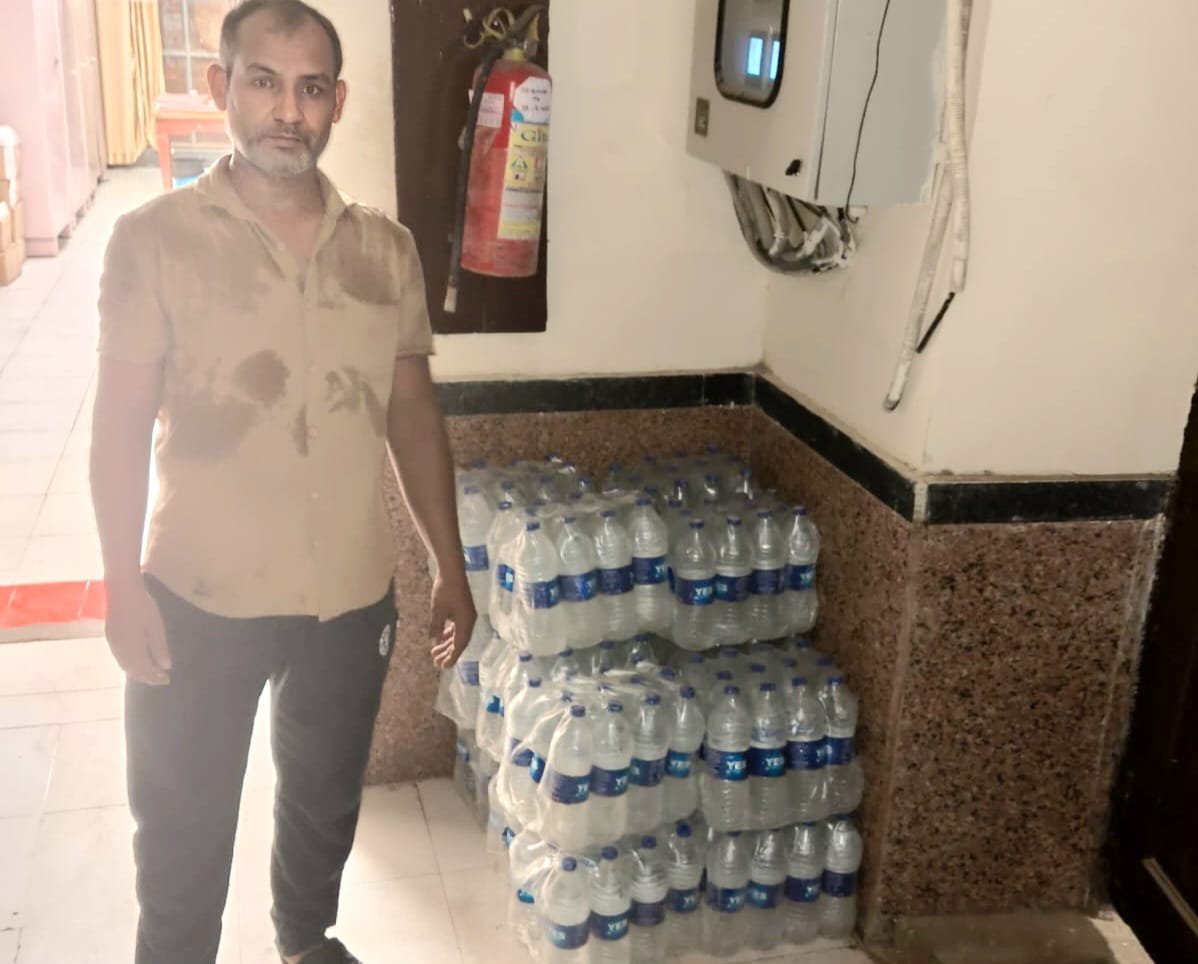 ट्रेनों में बिक रहा था अनधिकृत पानी रेलवे ने कसा शिकंजा