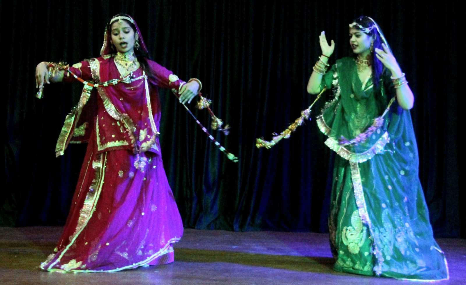 घूमर और पणिहारी में मचेगी गरबा की धूम